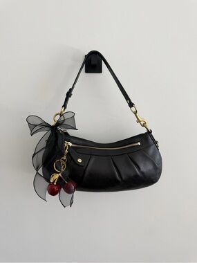 Vintage  Coach Black Leather  Madison Shoulder Bag w/Gold Hardware